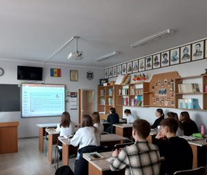 ,,Citiți. Citiți mult. Citiți tot ce vă pică în mână. Numic nu e mai important ca lectura acum!” (T.Chirilă)