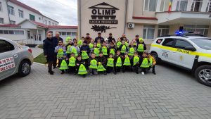 Activităţi de informare şi sensibilizare a elevilor privind respectarea regulilor de securitate rutieră