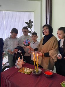 Paştele este sărbătoarea bucuriei, este timpul darurilor,  a inimii deschise.